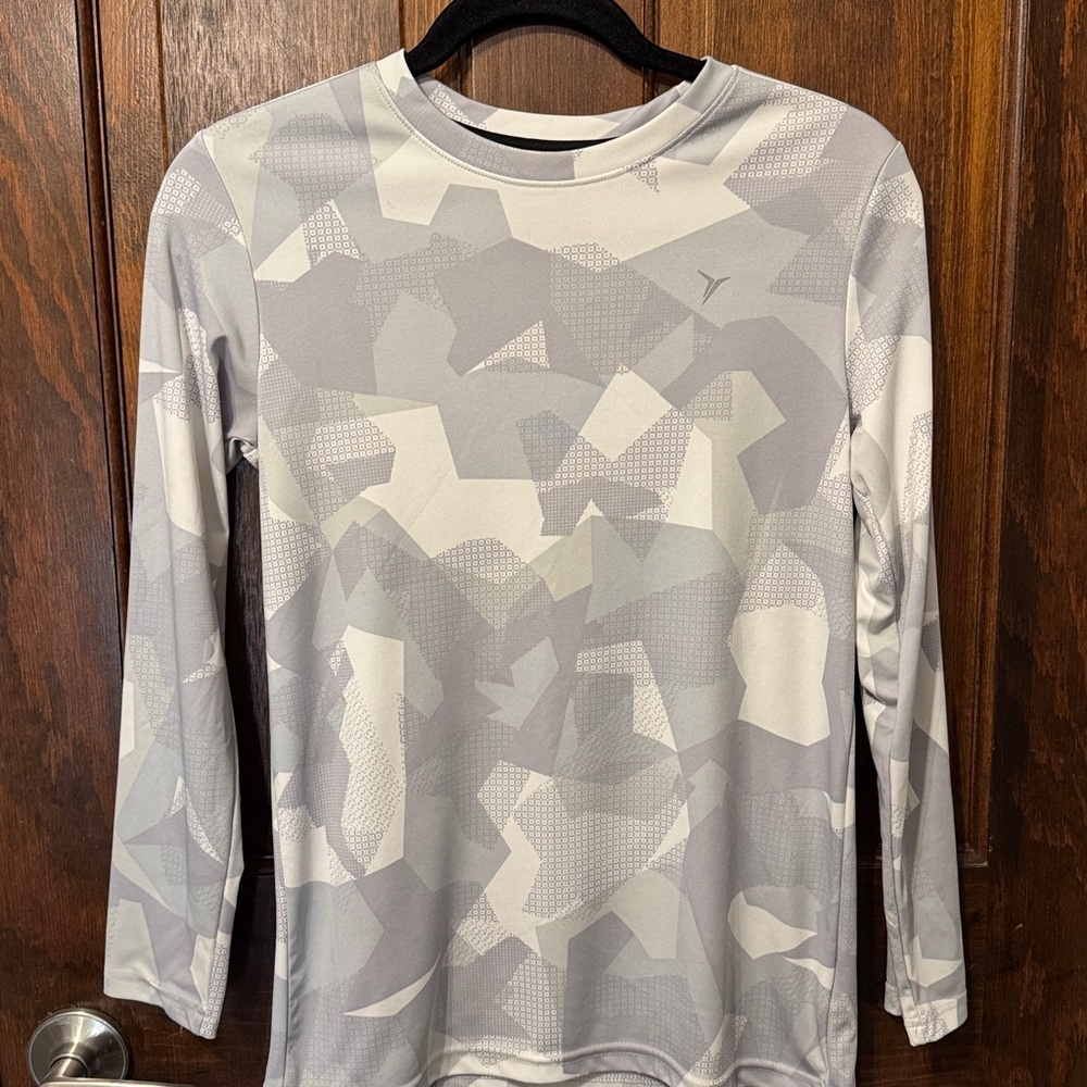 Old Navy Active Go-Dry Gray Camouflage Long Sleeve Shirt
